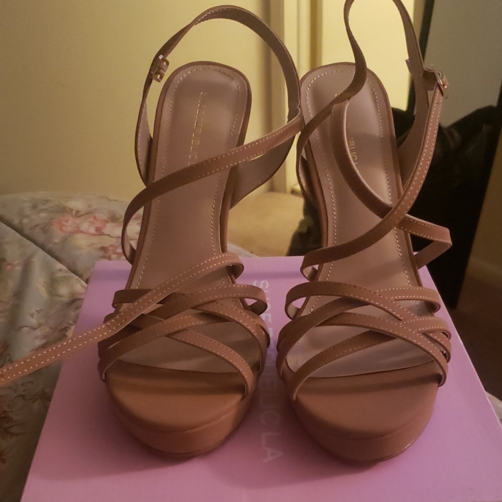 Nice tan shoes